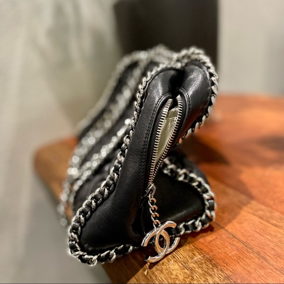 SOLD Chanel Chain Around Shoulder Bag - Picture 6 of 15